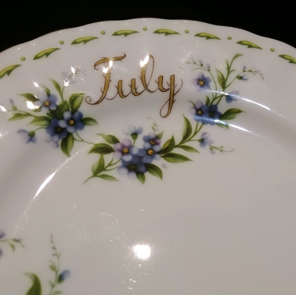 Royal Albert "forget me not series" fine china - Picture 4 of 7